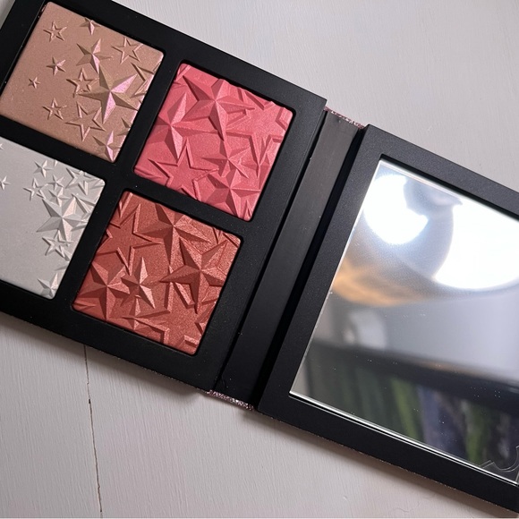 M.A.C Star-Dipped face compact: light - Picture 2 of 3